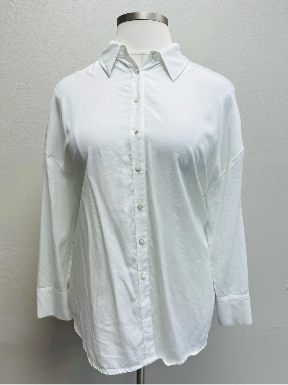 Torrid Studio White Relaxed Fit Button Up Shirt - Size 12 (00)